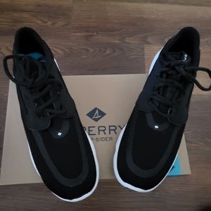 Sperry Top-Sider 7 Seas 3-eye black women’s size 11 sneakers